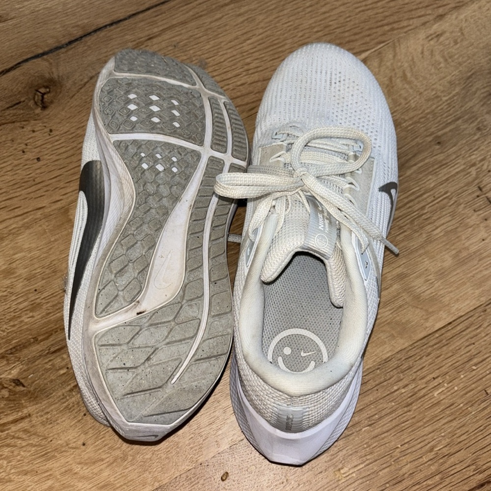 Nike Running Shoe - Picture 3 of 4